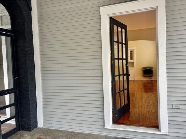 Building Photo - 7726 S Claiborne Ave