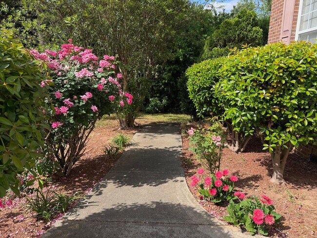 Building Photo - Beautiful Single-Family Home with Finished Basement & Fenced Backyard
