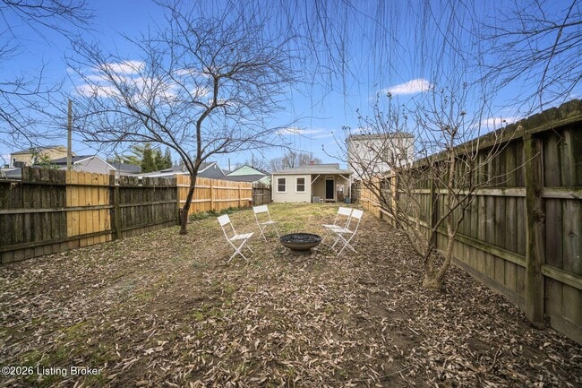 Building Photo - 1104 E St Catherine St