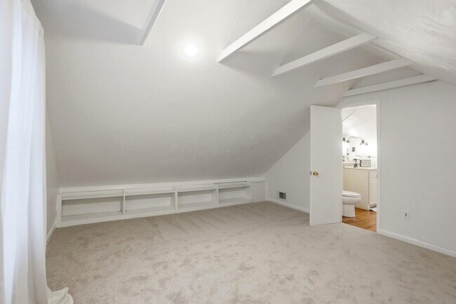 Building Photo - 2695 Bellwood Ave