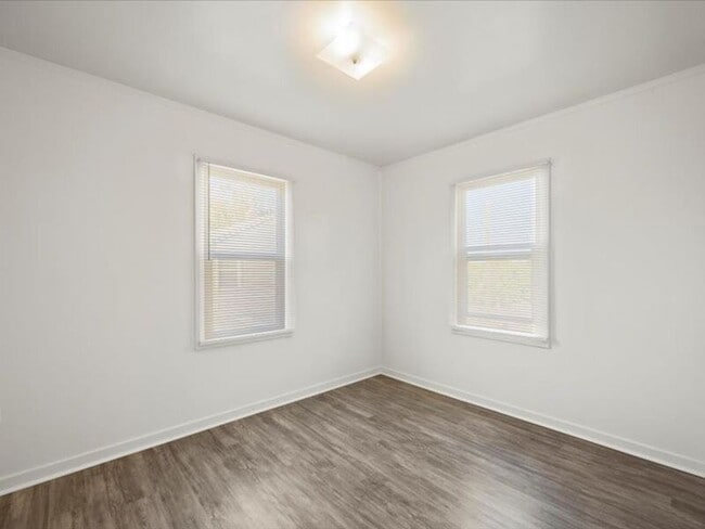 Building Photo - 710 Van Giesen