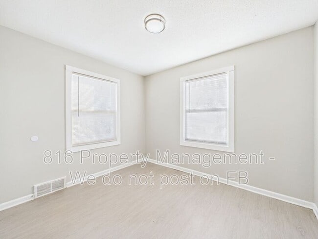 Building Photo - 801-803 E Bannister Rd