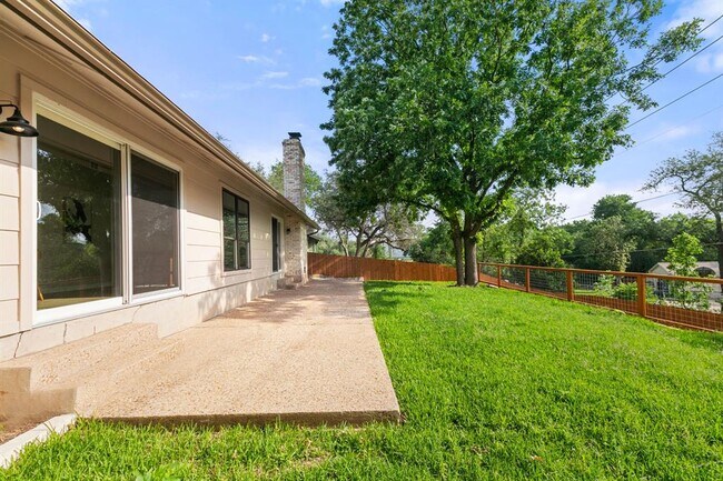 Building Photo - 7603 Barcelona Cove