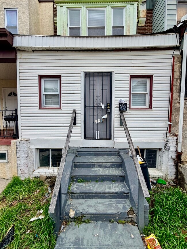 Building Photo - 5627 Malcolm St