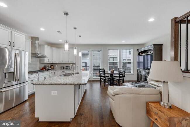 Building Photo - 42282 Crawford Ter