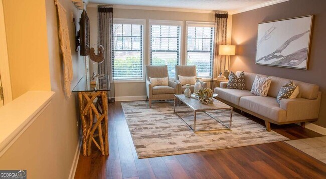 Building Photo - 100 Pinhurst Dr