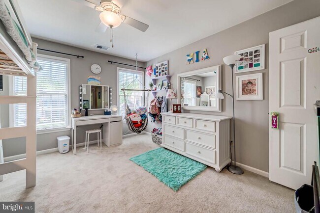 Building Photo - 13930 S Springs Dr