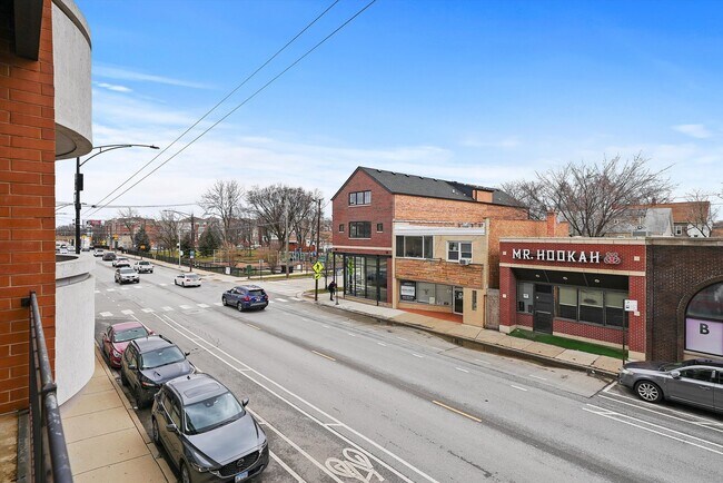 Building Photo - 5010 W Lawrence Ave