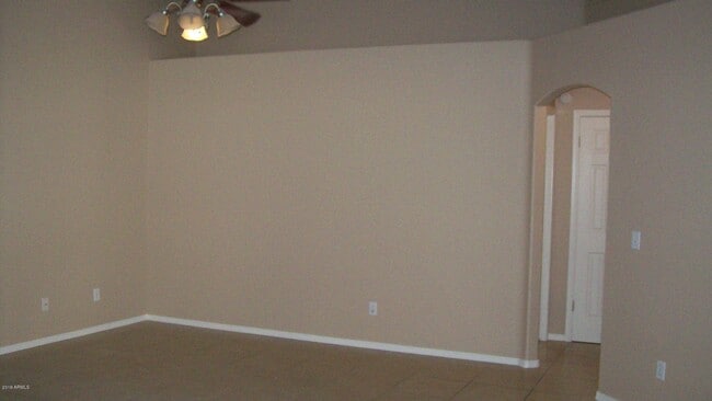 Building Photo - 802 E Rosemonte Dr