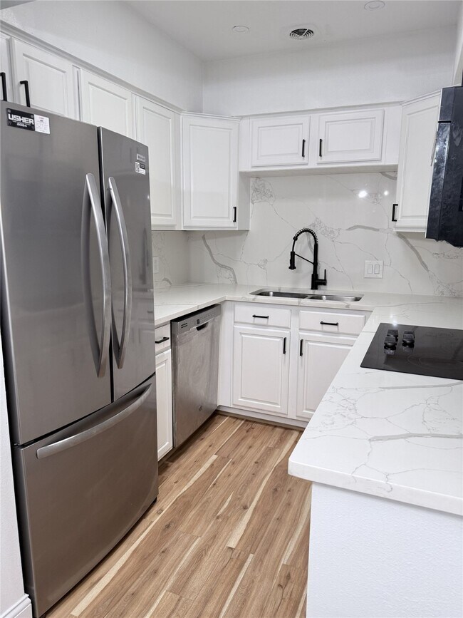 Building Photo - 2601 Bellefontaine