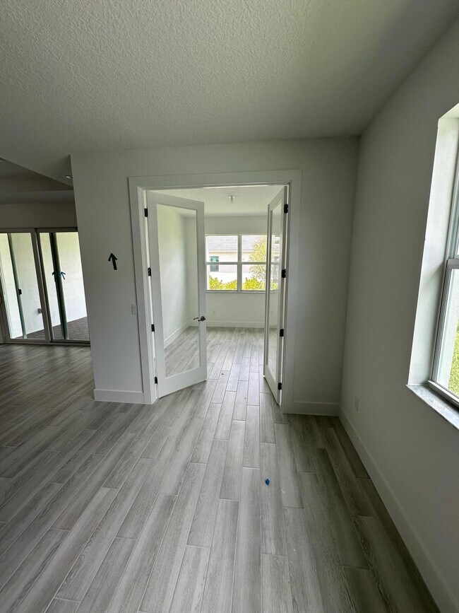 Building Photo - 12166 Viridian Blvd