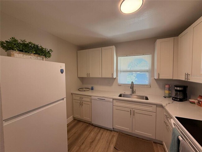 Building Photo - 9831 87th St N