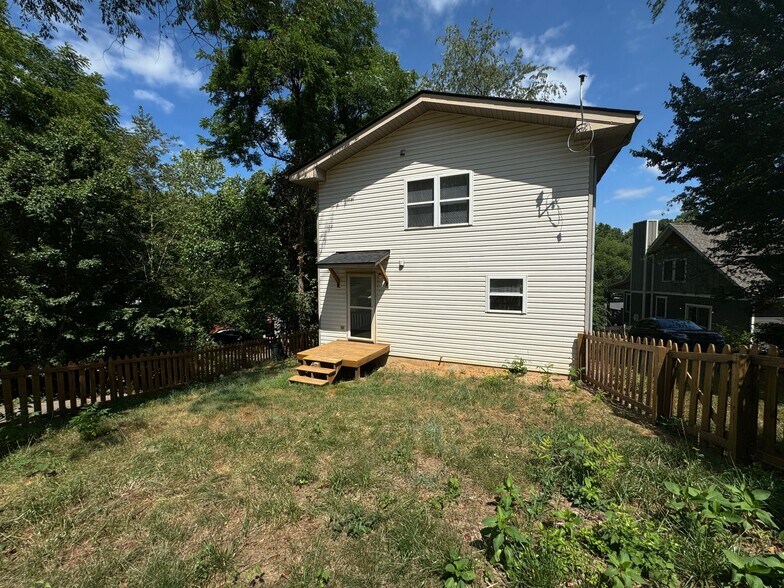 Building Photo - 74 Deaver St