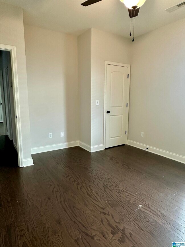 Building Photo - 2090 Springfield Dr