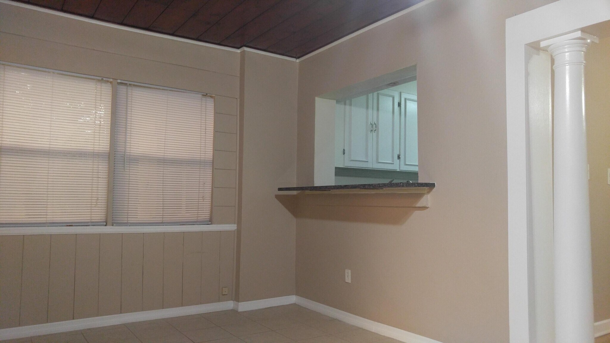 dining area - 455 39th Ave N