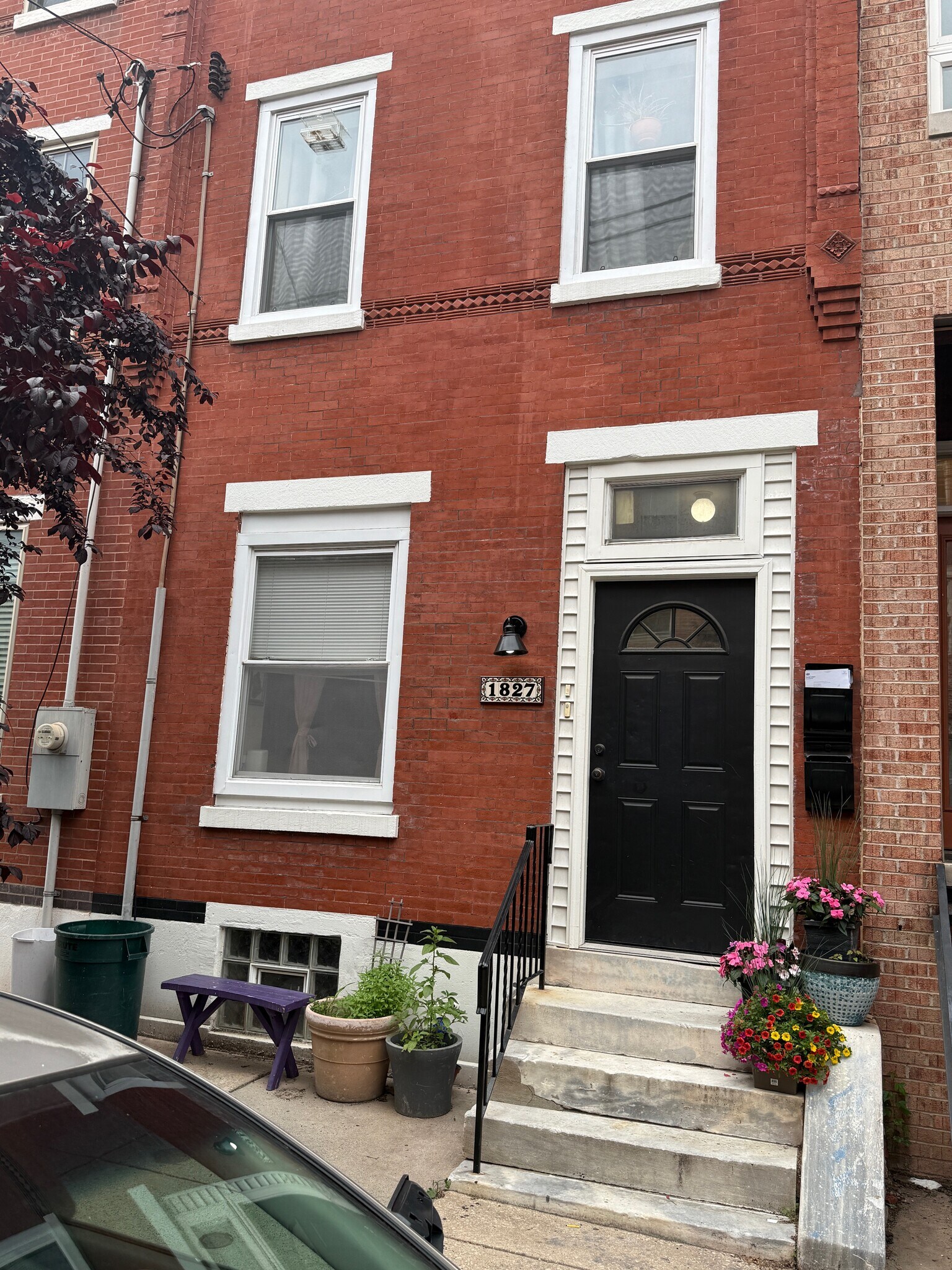 Building Photo - 1827 Ginnodo St