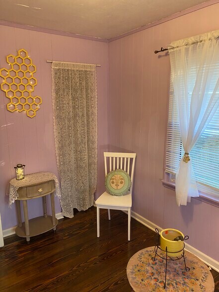 Building Photo - 1900 Dix Rd