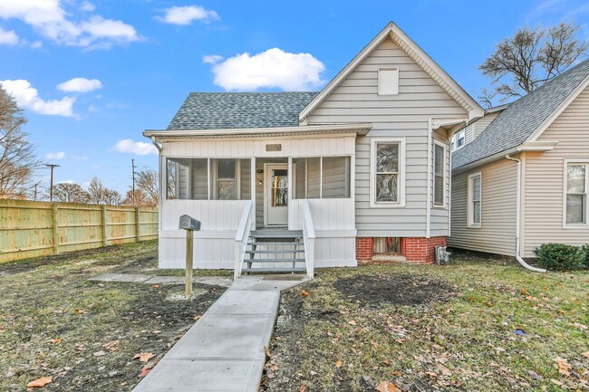 Building Photo - 4  Bedroom home newly remodeled