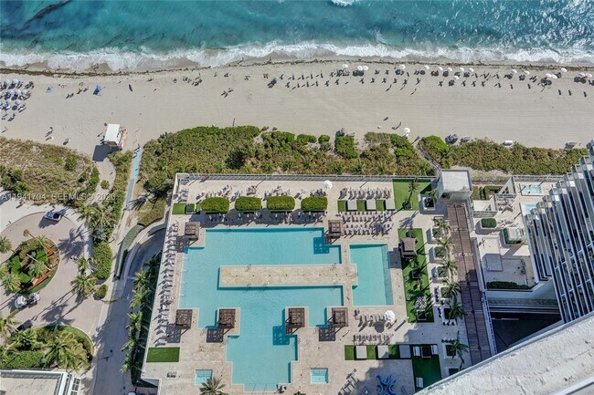 Building Photo - 1800 S Ocean Dr