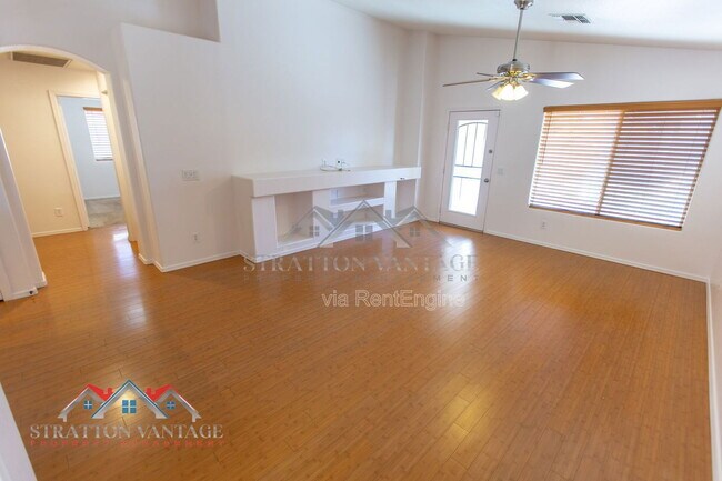 Building Photo - 8039 W Alex Ave