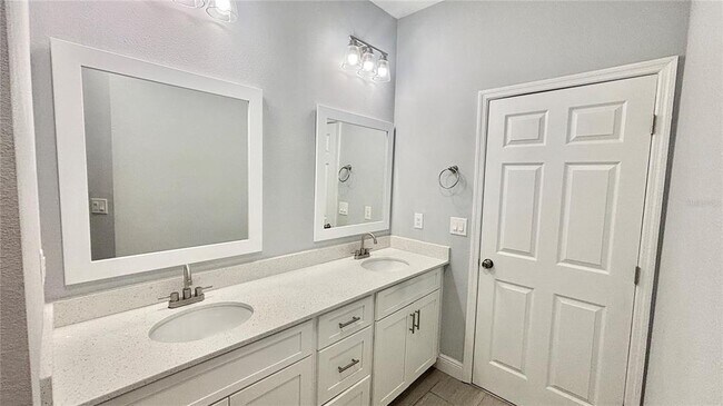 Building Photo - 13751 SW 43rd Cir