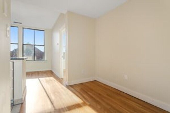 Building Photo - 105-107 Washington Street-Unit 1