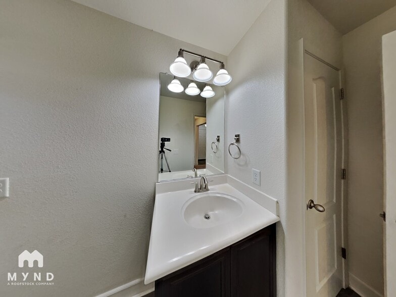 Building Photo - 11680 Cervino Dr