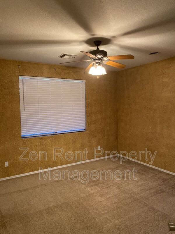 Building Photo - 1320 S Providence Cir