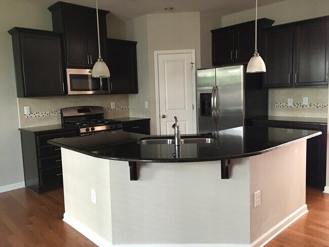 Building Photo - 727 Treviso Ln