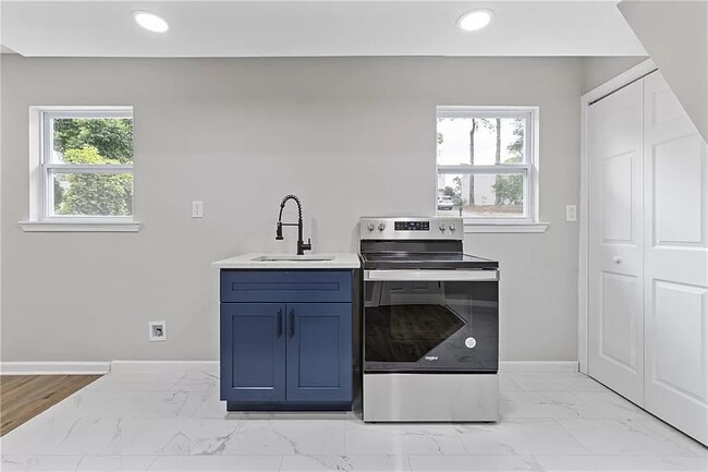 Building Photo - 5930 Sierra Dr NW