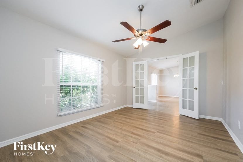 Building Photo - 1721 SW 44th St