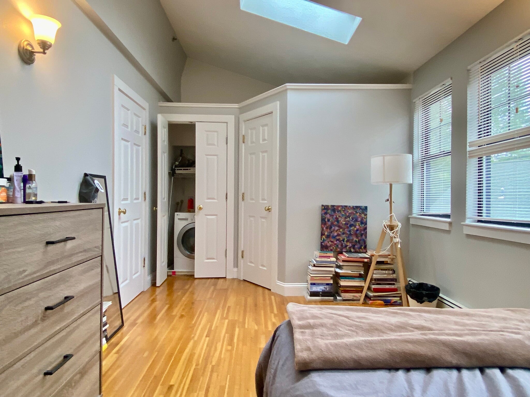 Building Photo - 241 River St