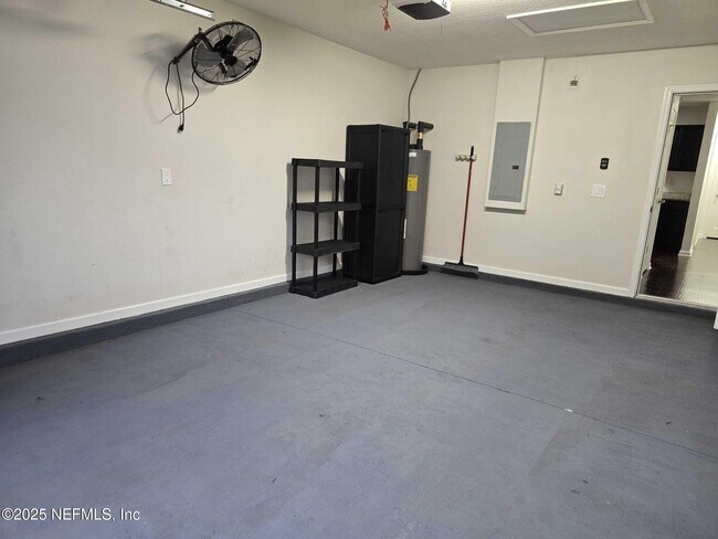 Building Photo - 9124 Adams Ave