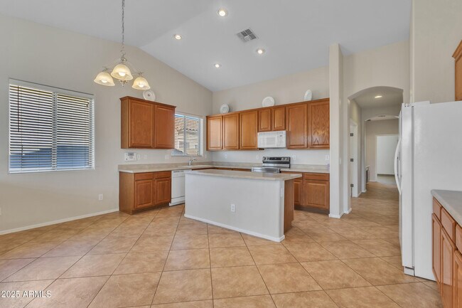 Building Photo - 3233 E Blue Ridge Way