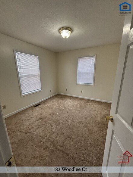 Building Photo - 183 Woodlee Ct