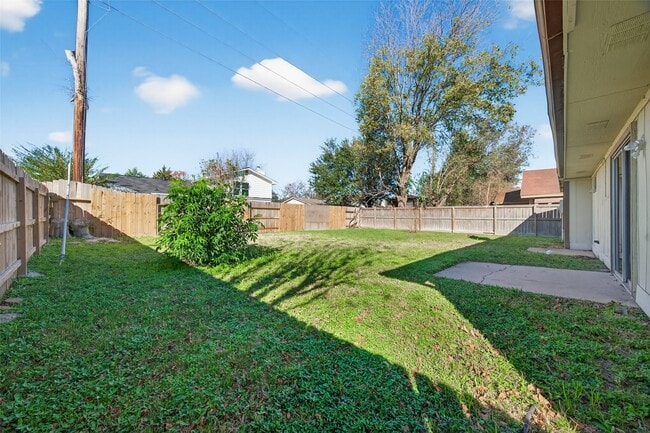 Building Photo - 5211 Devon Green Dr