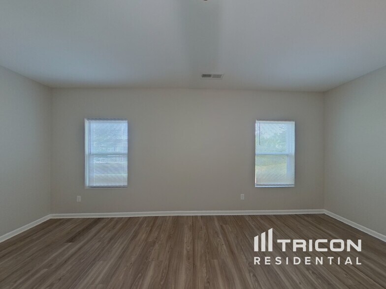 Building Photo - 2648 Andes Dr