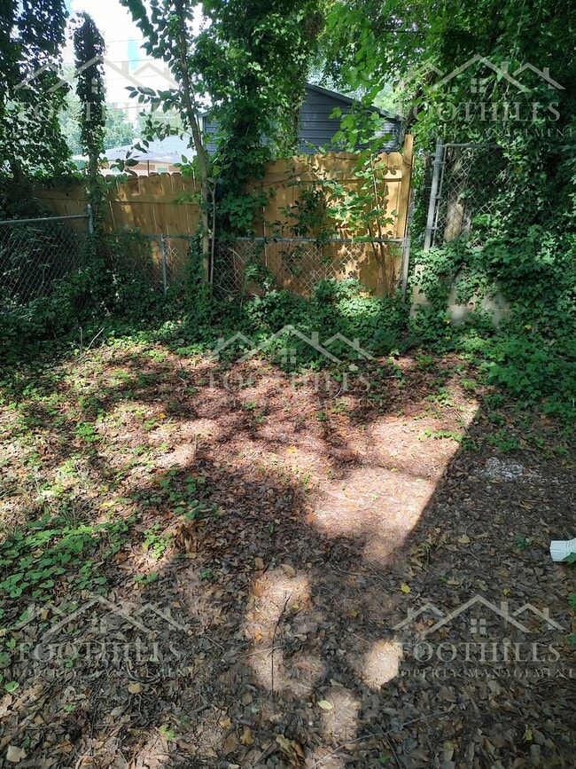 Building Photo - 4-Bedroom House off N Main St