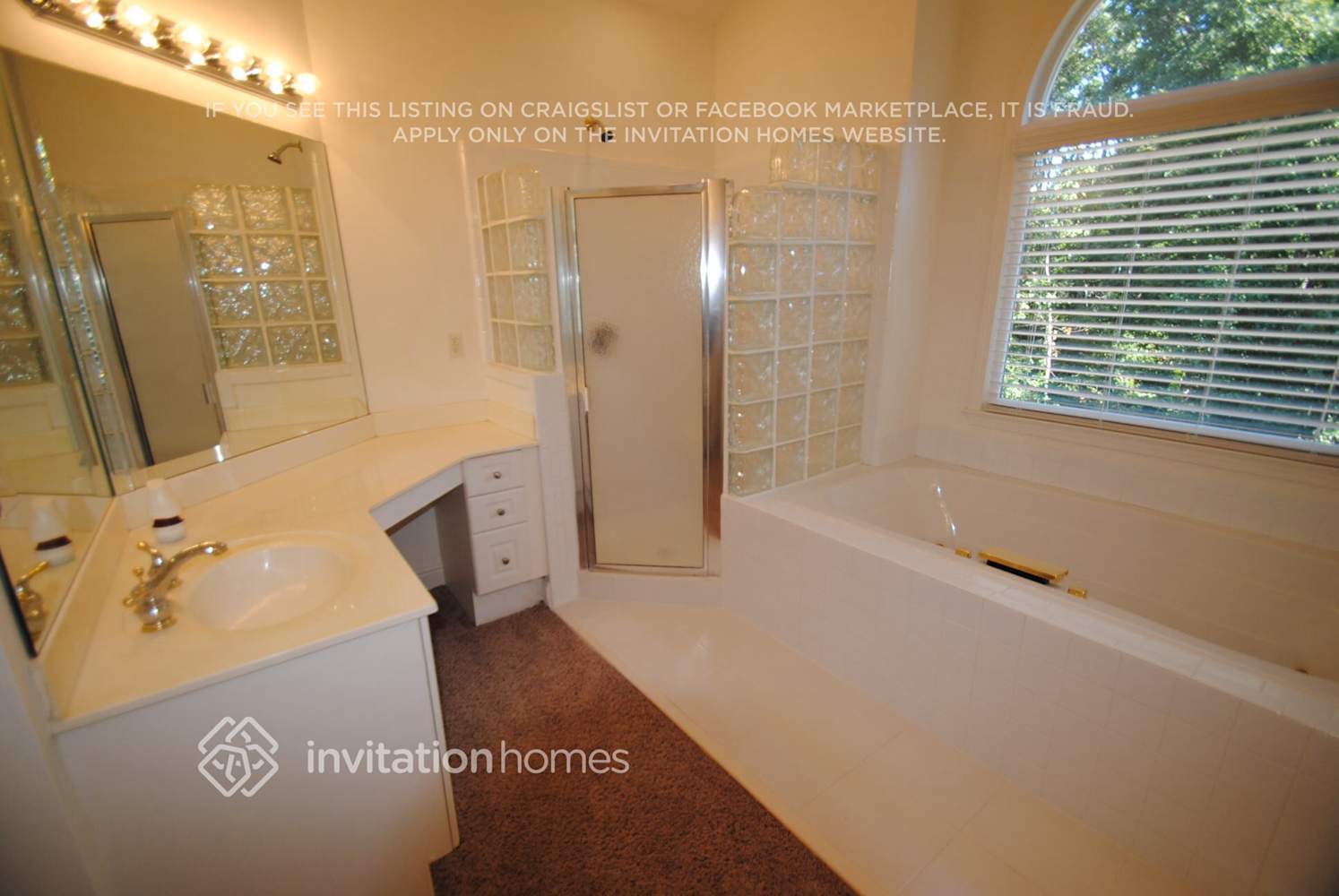 Building Photo - 913 Daylight Cir