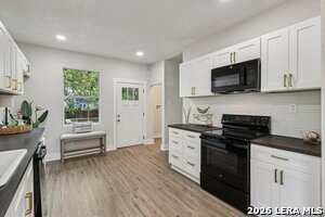 Building Photo - 1119 W Huisache Ave