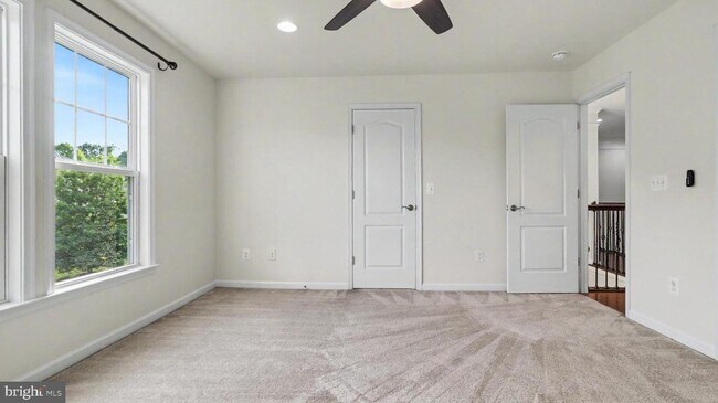 Building Photo - 40978 Spur Run Ln