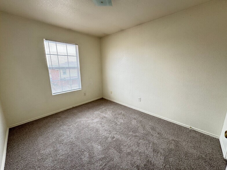 Building Photo - 4503 Jeff Scott Dr