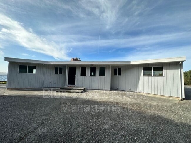 Building Photo - 152 Sea View Dr