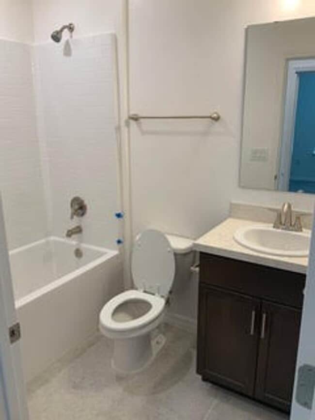 Building Photo - Beautiful 3 Bedroom, 2 Bath Home