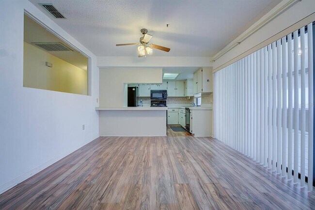 Building Photo - 8992 Hernando Way