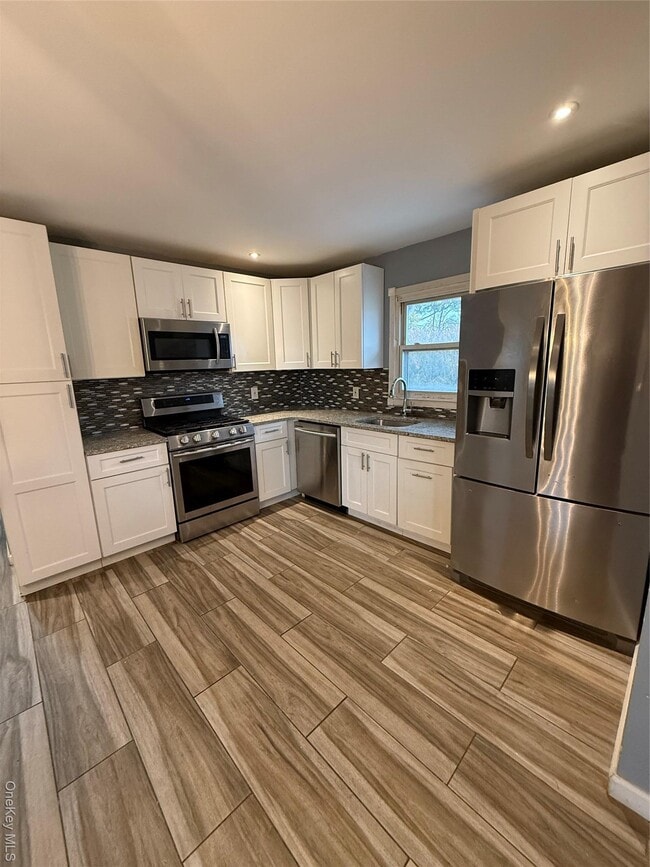 Building Photo - 472 Kirkman Ave