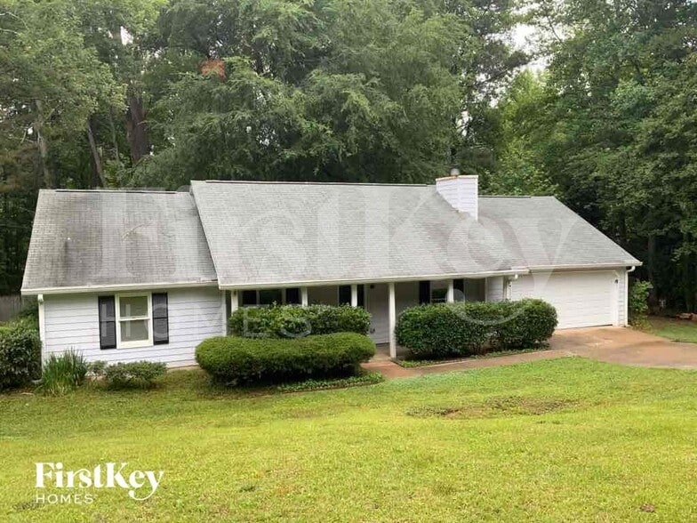 Primary Photo - 388 Scenic Ln