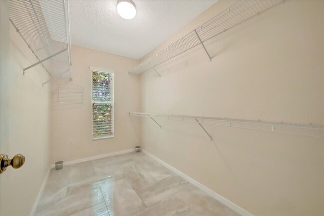 Building Photo - 3BR/2.5BA Private Pool Home | Chestnut Creek Community in Venice