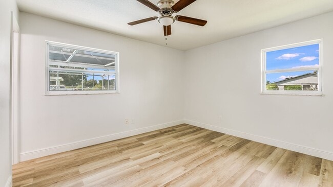 Building Photo - Beautiful Unit!  3/2 SINGLE FAMILY HOME