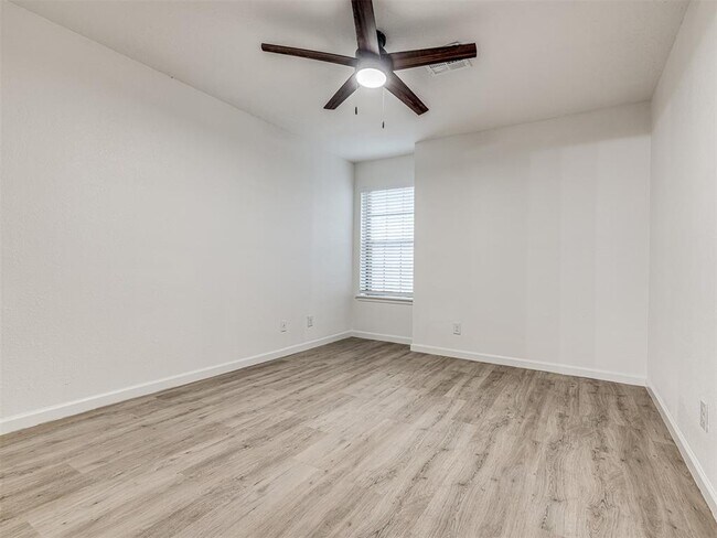 Building Photo - 14407 N Pennsylvania Ave